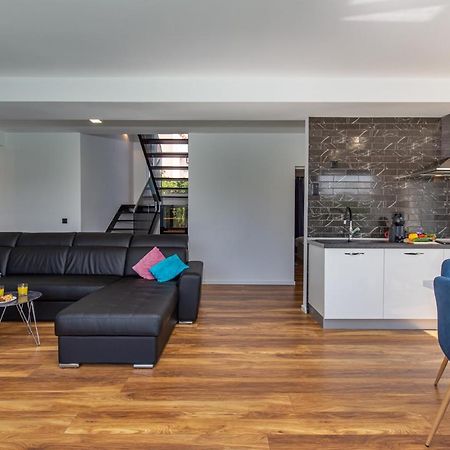 Villa Aurus - Luxury 5 Bedroom Vir Εξωτερικό φωτογραφία
