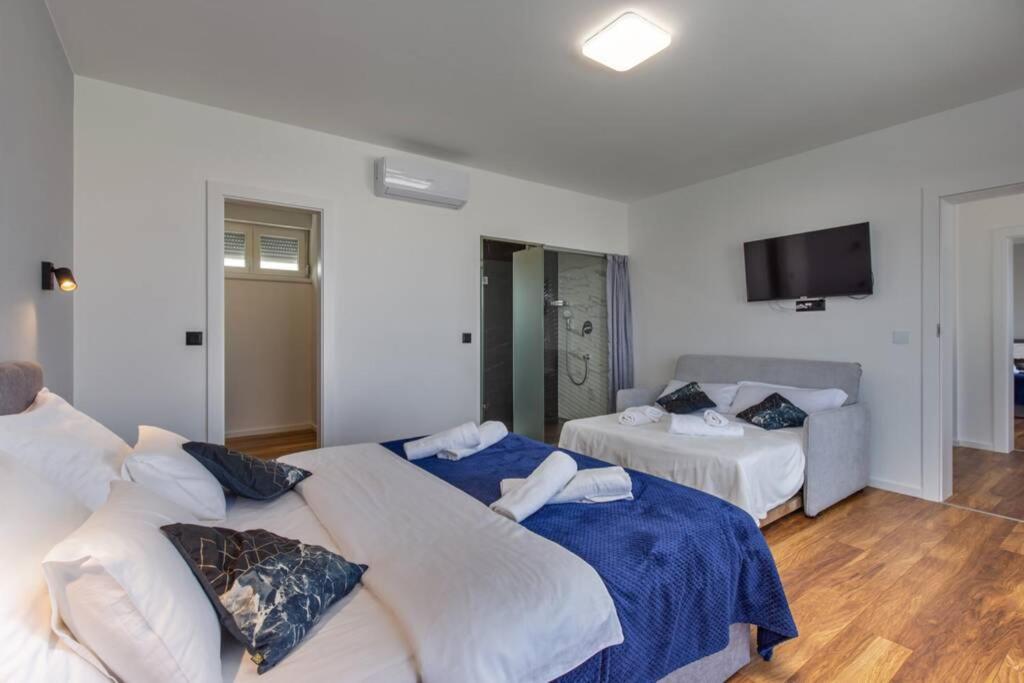 Villa Aurus - Luxury 5 Bedroom Vir Εξωτερικό φωτογραφία