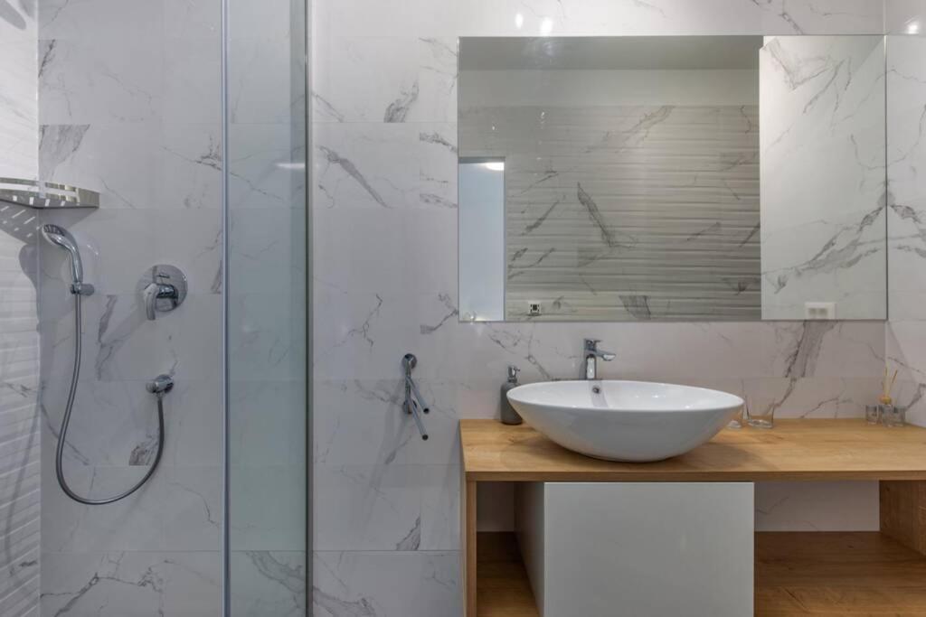 Villa Aurus - Luxury 5 Bedroom Vir Εξωτερικό φωτογραφία