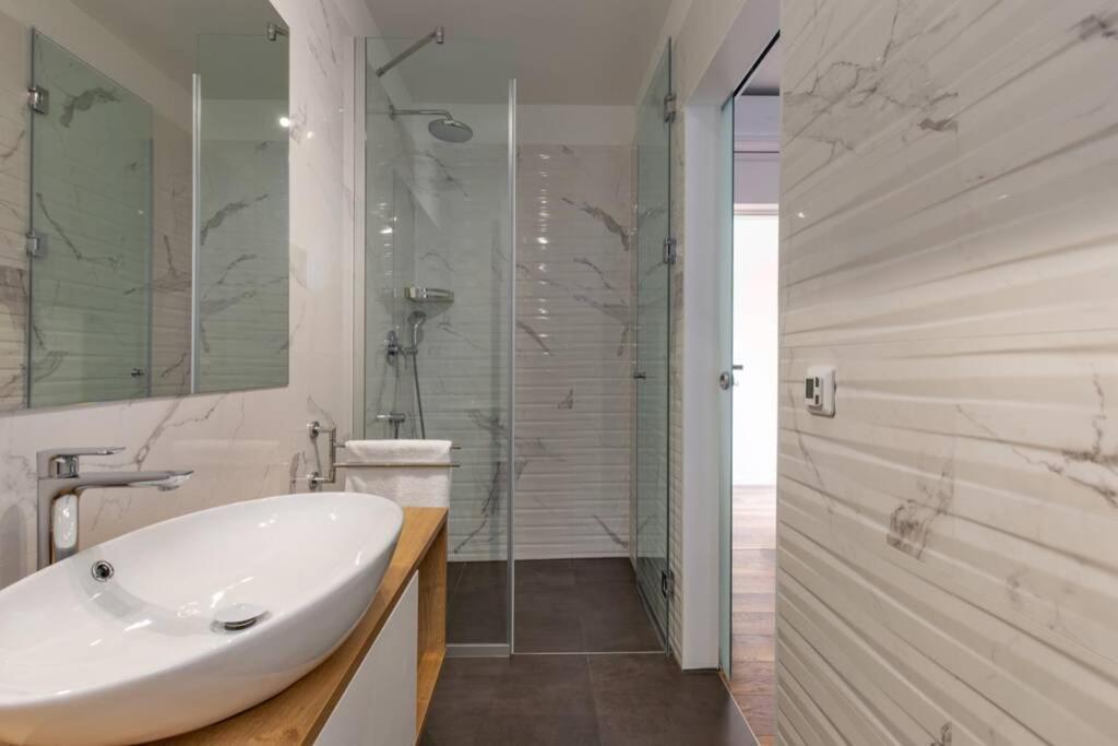 Villa Aurus - Luxury 5 Bedroom Vir Εξωτερικό φωτογραφία