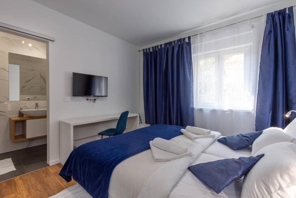 Villa Aurus - Luxury 5 Bedroom Vir Εξωτερικό φωτογραφία