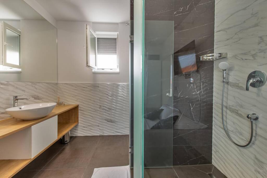 Villa Aurus - Luxury 5 Bedroom Vir Εξωτερικό φωτογραφία