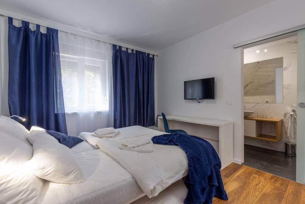 Villa Aurus - Luxury 5 Bedroom Vir Εξωτερικό φωτογραφία