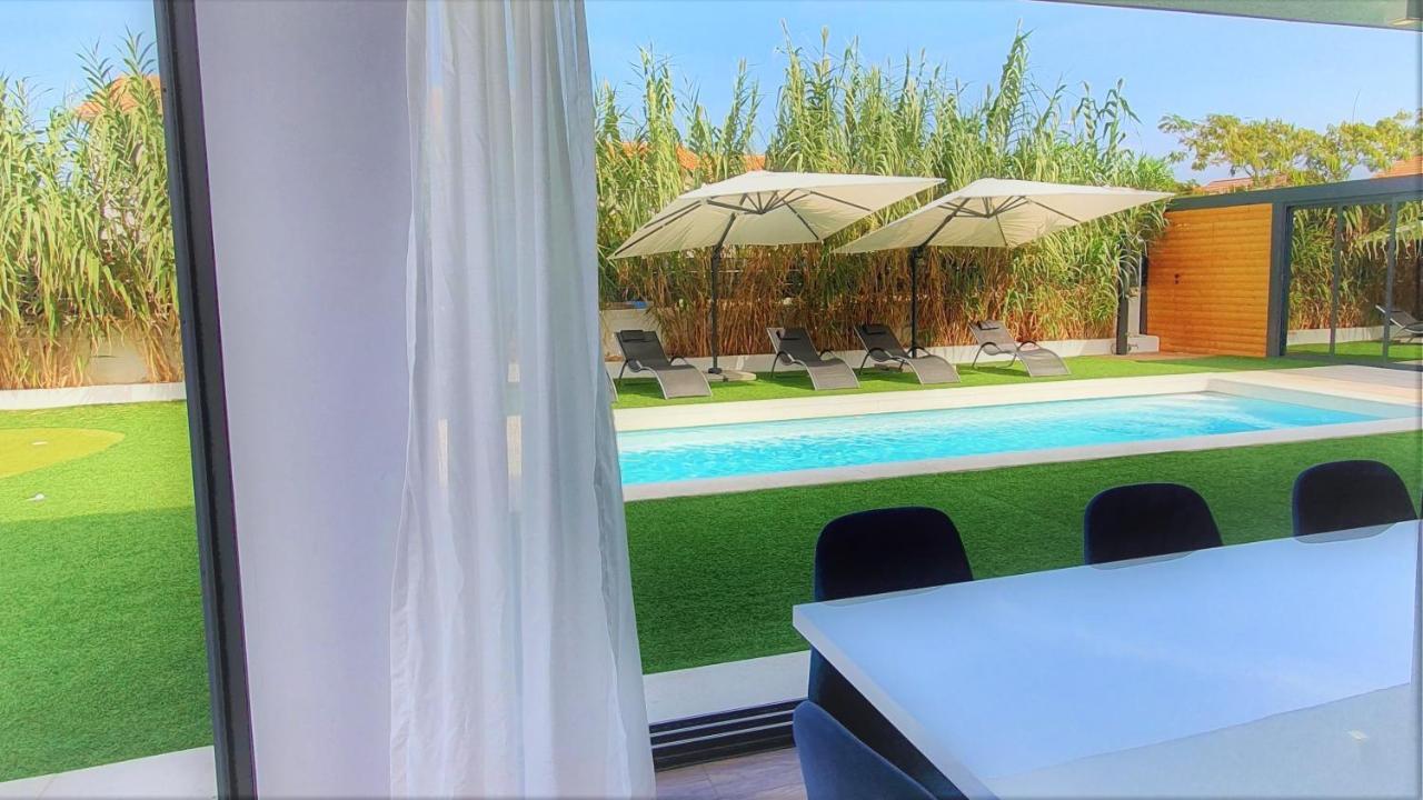 Villa Aurus - Luxury 5 Bedroom Vir Εξωτερικό φωτογραφία